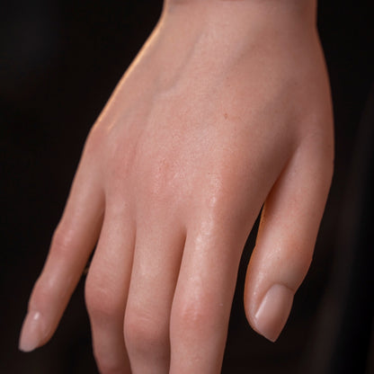 Raven Blackblade – Dunkle Verführerin &amp; tödliche Kurvenpower, Sexpuppe, 148 cm